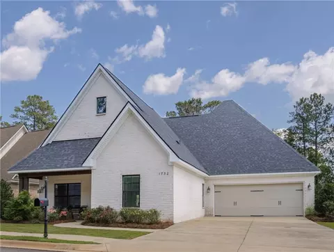 1732 Lois Ln, Auburn, AL 36832