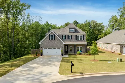 2109 Sherwood Dr, Opelika, AL 36801