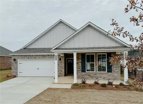 2533 Farmville Lakes Dr, Auburn, AL 36830