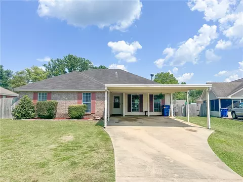 102 Cardinal Ct, Wetumpka, AL 36092