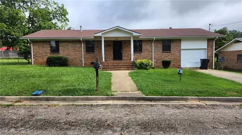 3306 Hanna St, Tuskegee, AL 36083