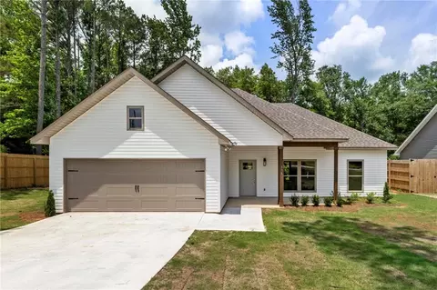 531 Rustic St, Opelika, AL 36801