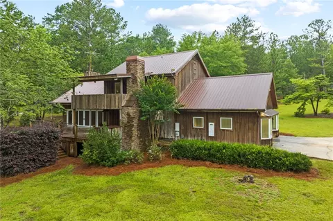 8925 Hillandale Dr, Auburn, AL 36830