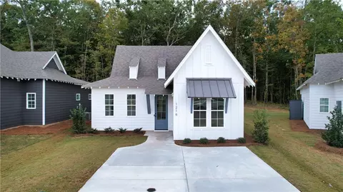 1216 Woodland Cir, Opelika, AL 36801