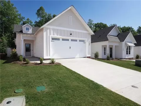 1264 Woodland Cir, Opelika, AL 36801