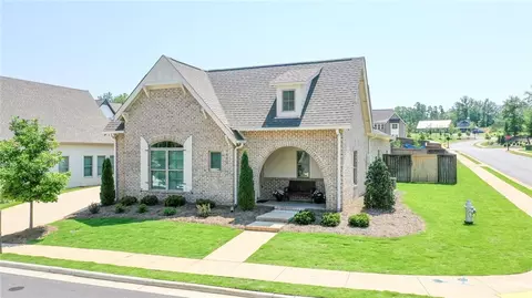 1600 Jemison Pl, Auburn, AL 36830