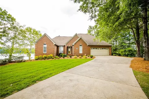 472 Mountain Laurel Dr, Jacksons Gap, AL 36861
