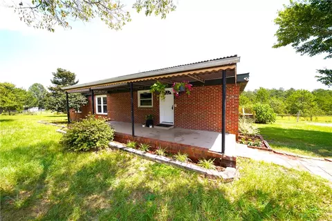 30 Woody Acres Dr, Salem, AL 36874