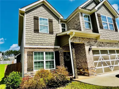 1002 Dunkirk Cir, Auburn, AL 36832