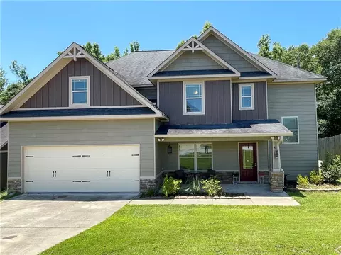 42 Oakwood Dr, Phenix City, AL 36870