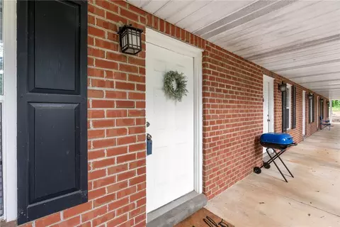 156 E University Dr #F104, Auburn, AL 36832