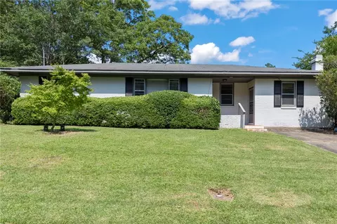 321 Village Dr, Auburn, AL 36830