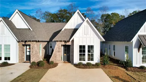 1298 Hidden Den Trl, Opelika, AL 36801