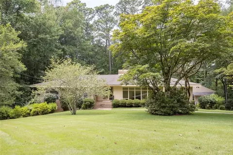 1116 W Collinwood Cir, Opelika, AL 36801