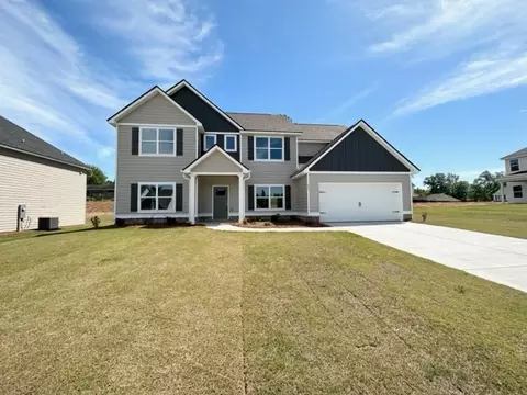 831 Mcdonald Dr, Opelika, AL 36801
