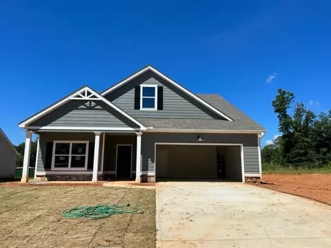 1074 Sawyer Dr, Opelika, AL 36801
