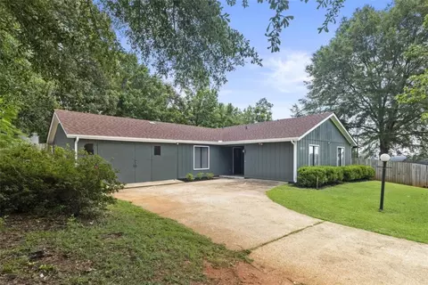 1603 Belle Cir, Opelika, AL 36801