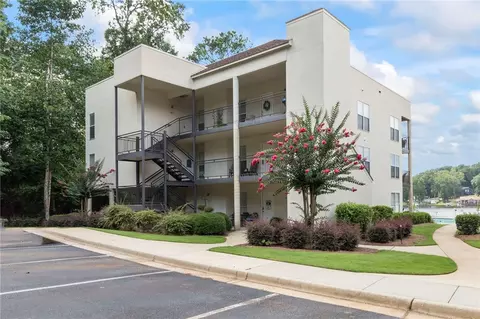 100 Bay Point Dr #302, Dadeville, AL 36853