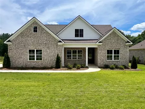 2241 Graymoor Ln, Waverly, AL 36879