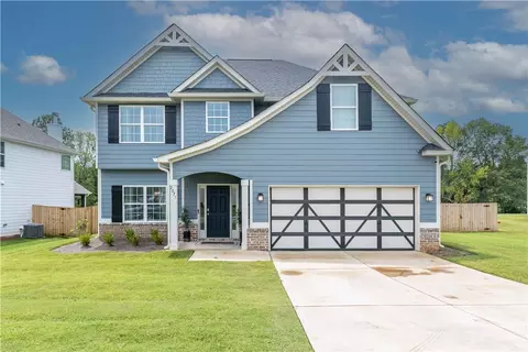 2071 Blue Beak Rd, Opelika, AL 36804