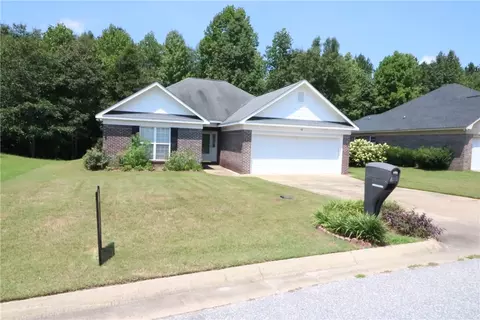 42 Lincolnshire Ln, Phenix City, AL 36870