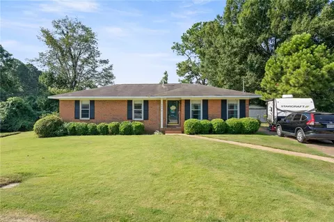 103 Wittel Ave, Opelika, AL 36804