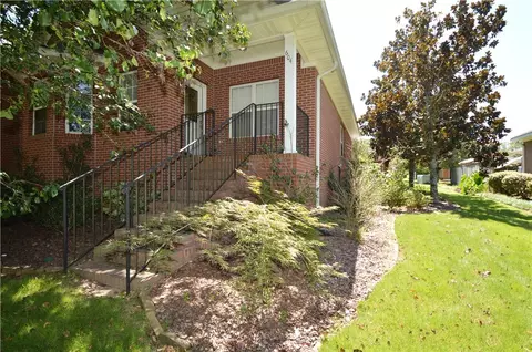 604 E Thach Ave, Auburn, AL 36830