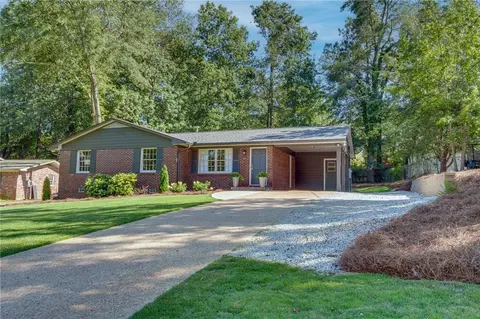 1106 Stage Rd, Auburn, AL 36830