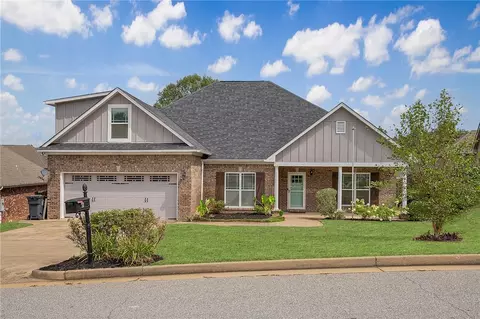 6 Wally Ln, Phenix City, AL 36867