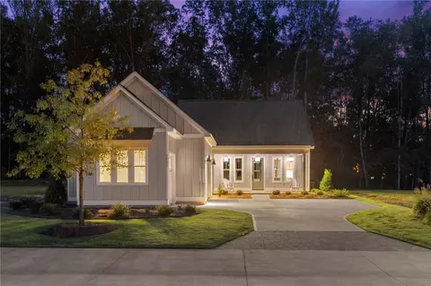 3587 Golden Eagle Ln, Opelika, AL 36801