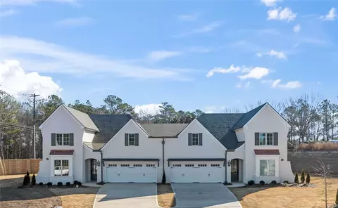 935 Clubview Ct, Auburn, AL 36830