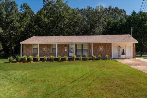 206 Highland Ave, Opelika, AL 36801