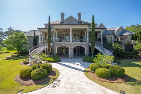 717 Sandhill Rd, Auburn, AL 36830