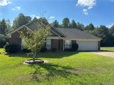 26 Lincolnshire Ln, Phenix City, AL 36870