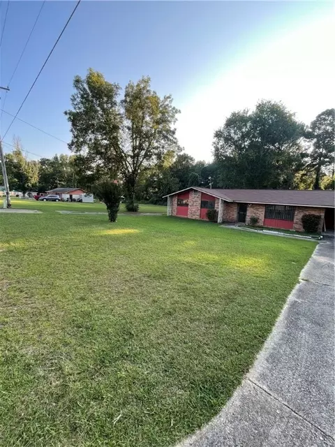 404 Olduvai Blvd, Tuskegee, AL 36083