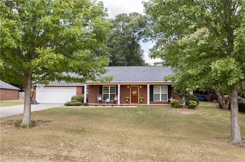 63 Lee Road 2115, Phenix City, AL 36870
