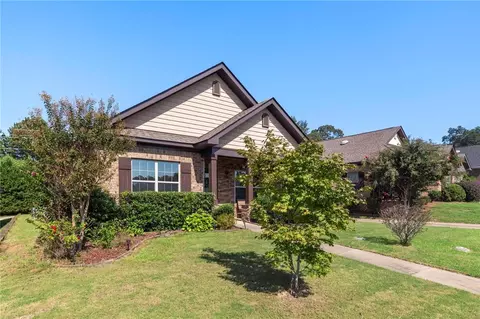 2697 Canal Ct, Auburn, AL 36830