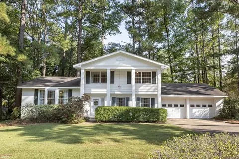 104 S Cedarbrook Dr, Auburn, AL 36830
