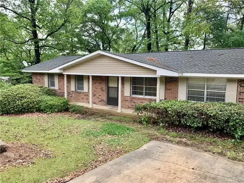 546 E University Dr, Auburn, AL 36830
