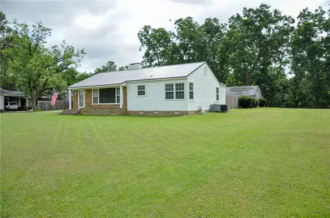 211 Slaughter Ave, Camp Hill, AL 36850