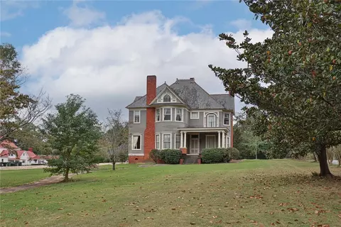 414 N 10th St, Opelika, AL 36801