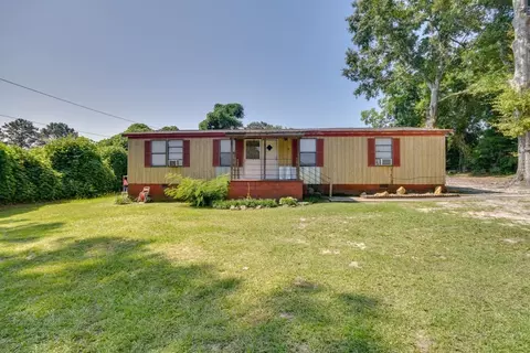 68 2nd Rd, Tuskegee, AL 36083