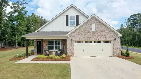 2102 Sherwood Dr, Opelika, AL 36801