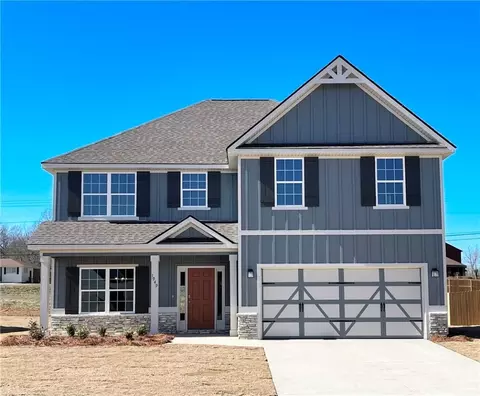 1949 Mallory Ln, Opelika, AL 36804