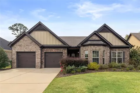 1108 Northwick Ln, Opelika, AL 36801