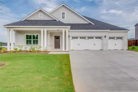1852 Cushman Dr, Opelika, AL 36801