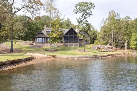 626 Emerald Shores Pkwy, Dadeville, AL 36853