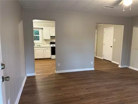 124 Denna Dr, Valley, AL 36854 photo 2