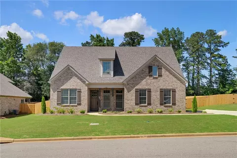 100 Merlin St, Opelika, AL 36801
