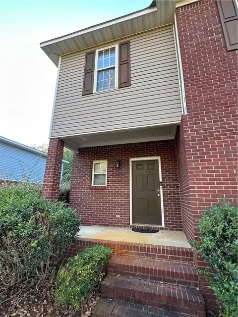 1420 S Donahue Dr, Auburn, AL 36830